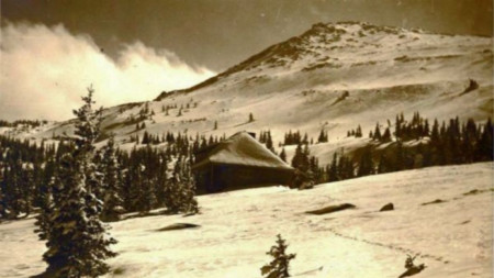 Vistas al pico Cherni Vrah en 1932.