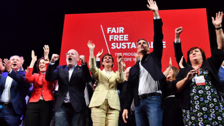 Премиери еврокомисари и високопоставени политици от Партията на европейските социалисти