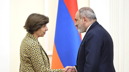 Министърката на външните работи на Франция Катри Колона (вляво) и министър-председателят на Армения Никол Пашинян - Ереван, 3 октомври 2023