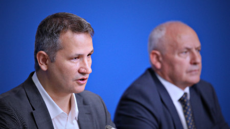 Иван Христанов  и Христо Даскалов (вдясно), шеф на БАБХ, дадоха пресконференция в БТА.