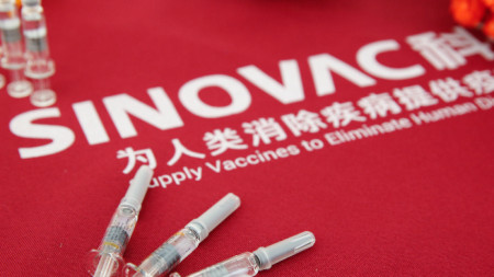 Световната здравна организация одобри използването на китайската ваксина Синовак и