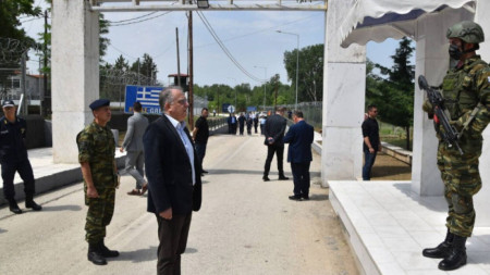 Министърът по защита на гражданите Такис Теодорикакос инспектира границата с Турция
