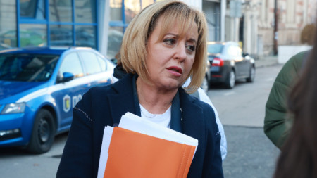 Мая Манолова