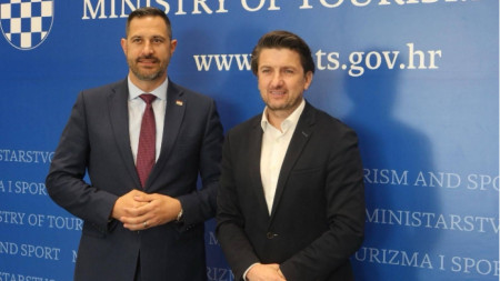 Ministers of Tourism of Bulgaria Miroslav Borshosh (R) and Tonci Glavina meet in in Zagreb.