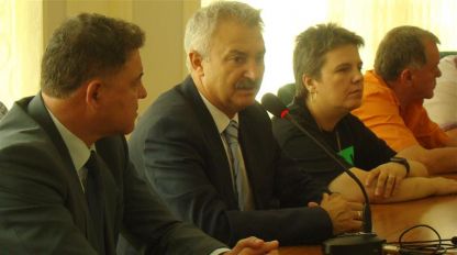Кметът на Монтана Златко Живков се срещна днес с министъра на отбраната Николай Ненчев (вляво)