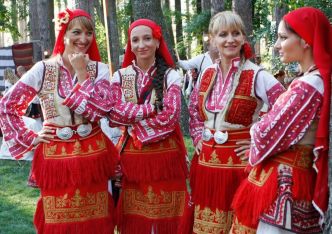 Folk costume festival in Zheravna – journey into history and tradition ...