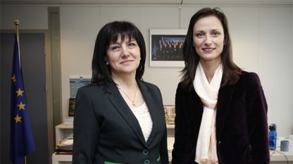 Tsveta Karayancheva (L) and Mariya Gabriel