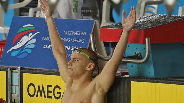 С изключителен рекорд Антъни Иванов записа полуфинал за българското плуване
