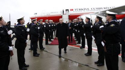 посрещането на турския президент Реджеп Ердоган на летището във Варна.