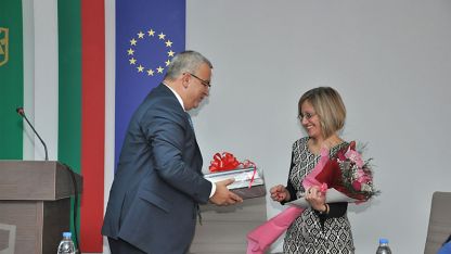 Кметът на Враца Николай Иванов поздрави екипа на библиотеката за годишнината