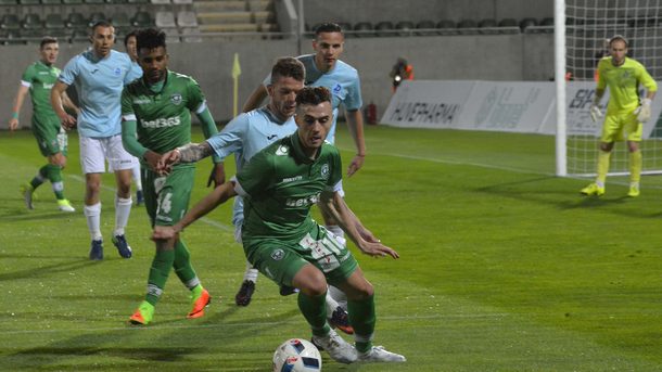 Густаво Кампаняро вкара 2 дузпи