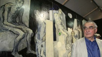 Светлин Русев в специалния изложбен павилион, в който художникът, през 2013 година, нареди свои творби от последните 60 години – вернисажът „Живопис 1953 - 2013 избрано“.