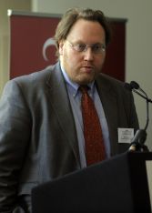 Проф. Алън Тренч