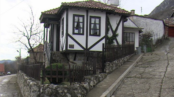 Къщата-музей на Вазовата героиня баба Илийца е едно от най-посещаваните