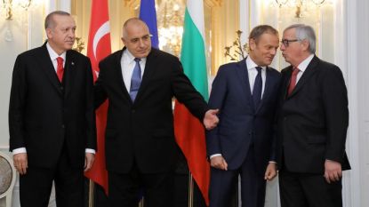 Реджеп Ердоган, Бойко Борисов, Доналд Туск и Жан-Клод Юнкер (от ляво на дясно) преди срещата на върха ЕС-Турция във Варна.