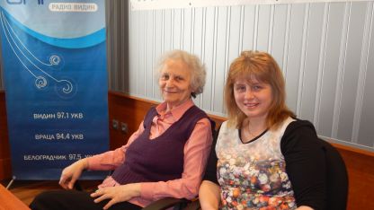 Бившата акушерка Лозка Маркова и Анриета Петкова, старша акушерка на Многопрофилна болница за активно лечение 
