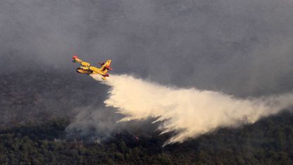 Голям пожар гори в гръцката област Коринт Евакуирани са жители