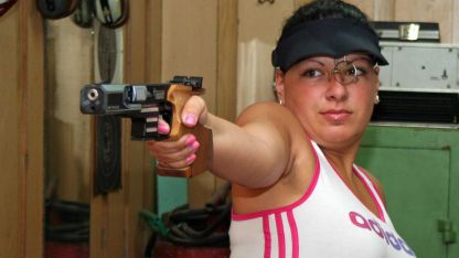 Антоанета Бонева е втора след прецизната стрелба на 25 метра пистолет в Баку