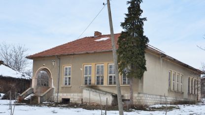 Старото училище в село Жеглица