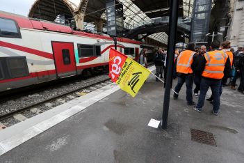 Днес в стачката са се включили 43% от служителите на Ес Ен Се Еф (SNCF).