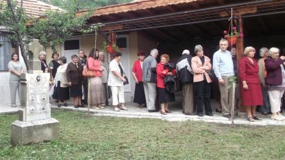 Много миряни се събраха в църквата в Берковица, за да се помолят за добри дни и здраве.