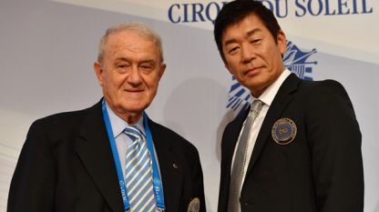 Новият президент на FIG Моринари Ватанабе и старият Бруно Гранди