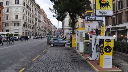 Бензиностанциите в Италия ще останат затворени през месец юни заради стачка