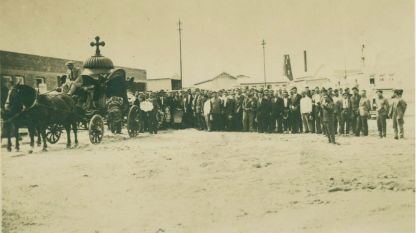 Погребение на български емигрант в Аржентина, 1933 г. Снимка от Държавния архив в Търговище