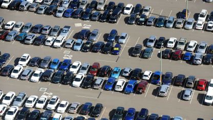 Продажбите на нови автомобили в ЕС отбелязаха спад за шести