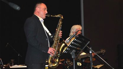 Boris Petrow auf der Bühne des Festivals „Jazz Fest Russe“