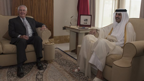 Американският държавен секретар Рекс Тилърсън на среща с емира на Катар