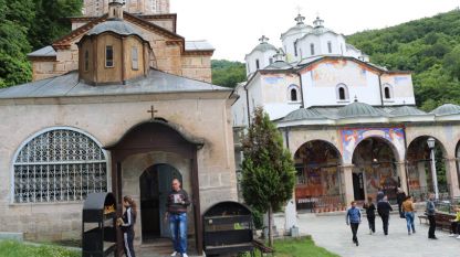 Само на 5 км. от граничния пункт край Гюешево на граница между България и Македония се намира манастирът „Свети Йоаким Осоговски“.