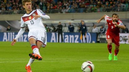 Томас Мюлер изигра 100 мача за националния отбор на Германия.