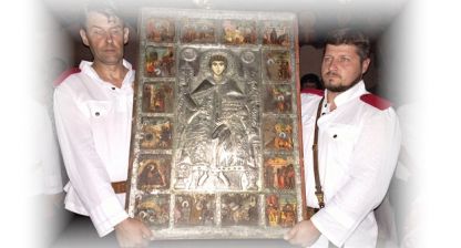 Литийно шествие с Чудотворната икона на Св. Пантелеймон- около митрополитския комплекс и поставянето й в митрополитския храм на поклонение