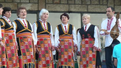 Танцовият ансамбъл „Дядо Драгой” от село Драгоево 