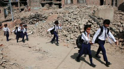 Първи учебен ден след земетресението в Непал