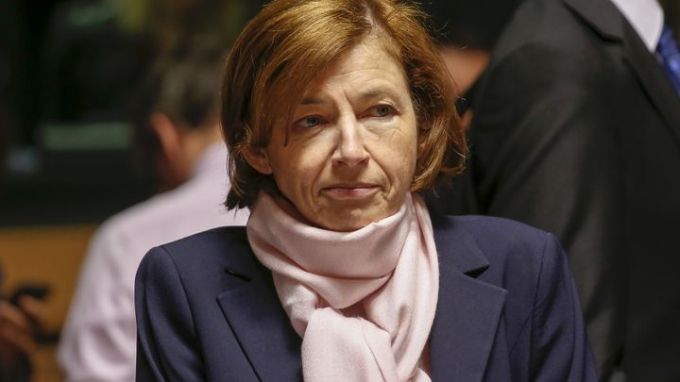 Френската министърка на отбраната Флоранс Парли на срещата с колегите ѝ от ЕС в Люксембург