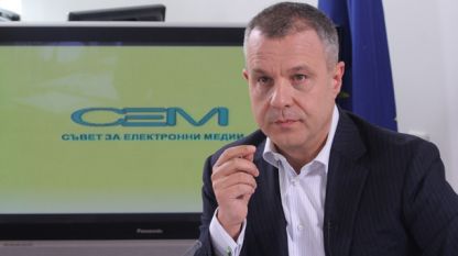 Emill Koshllukov gjatë dëgjimit të tij në Këshiilin për Mediat Elektronike