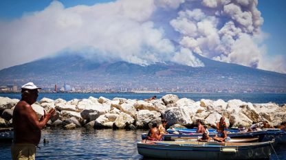 Не спират пожарите в Италия Една от причините са високите