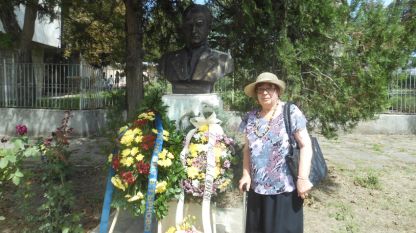 Паметник на д-р Стефан Черкезов във Велико Търново