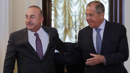 Руският външен министър Сергей Лавров и турският му колега Мевлют Чавушоглу на срещата им в Москва.