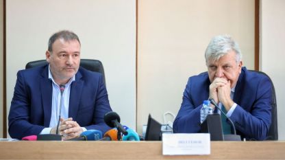 Yavor Dimitrov (a la izquierda)