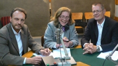 \r\nСирил Бомгартнер, водещата Здравка Андреева и Дитрих Бекер (отляво надясно) по време на предаването