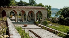 Kopshti Botanik në Ballçik është një vend i preferuar për shëtitje dhe çlodhje