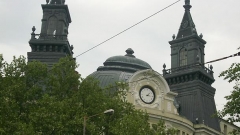 Mbi kubenë e Ministrisë së Bujqësisë mund të shihet një prej orëve më të vjetra të qytetit.