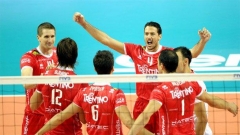 Der italienische Trento mit Trainer Radostin Stojtschew und zwei bulgarischen Nationalspielern im Team gewann zum dritten Mal in Folge die Klub-Weltmeisterschaften im Volleyball.
