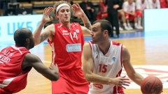 Die Basketball-Herren von LukOil Akademik starteten in das Eurocup mit einem Sieg gegen das belgische Team aus Charleroi.