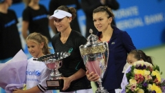 Simona Halep aus Rumänien (rechts) hat das WTA-Turnier in Sofia gewonnen.