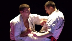 Auf den Karate-EM in der lettischen Hauptstadt Vilnius schrieb sich der Bulgare Valeri Dimitrow (r.) in die Sportgeschichte dieser Kampfsportart ein – er holte seinen neunten EM-Titel.