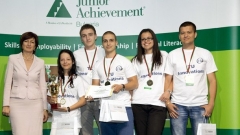 Η ομάδα της TU Innovations από φοιτητές του Πολυτεχνείου της Βάρνας έλαβε το βραβείο για καλύτερη φοιτητική εταιρεία.  